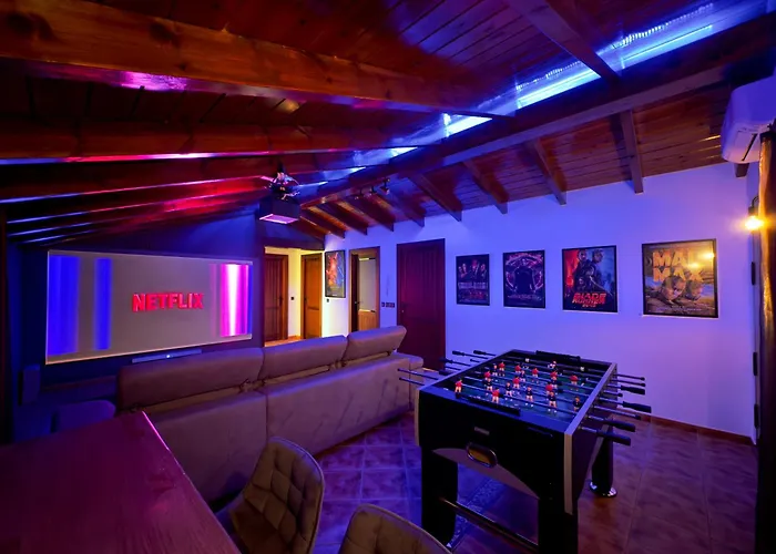 Chalet El Parral - Piscina Y Sala De Cine